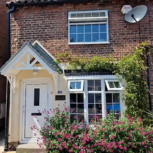 https://central-bawtry-cozy-2-bedroom-cottage.hotelsin-nottingham.com