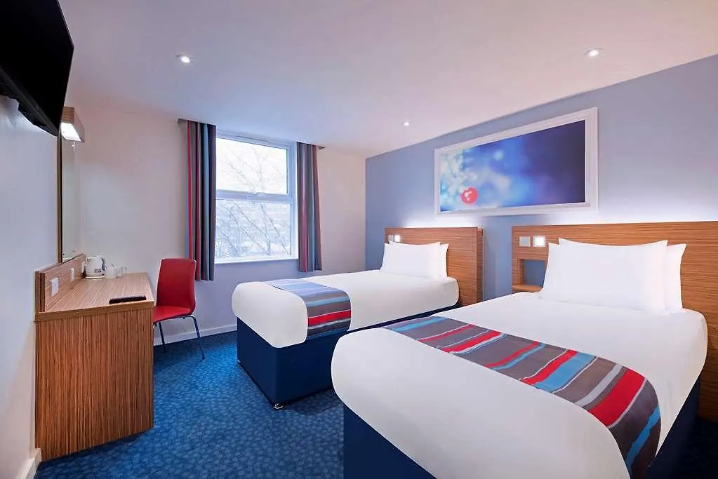Travelodge Bath Waterside Hotel