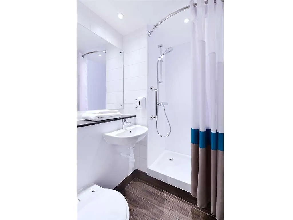 ** Hotel Travelodge Bath Waterside Reino Unido