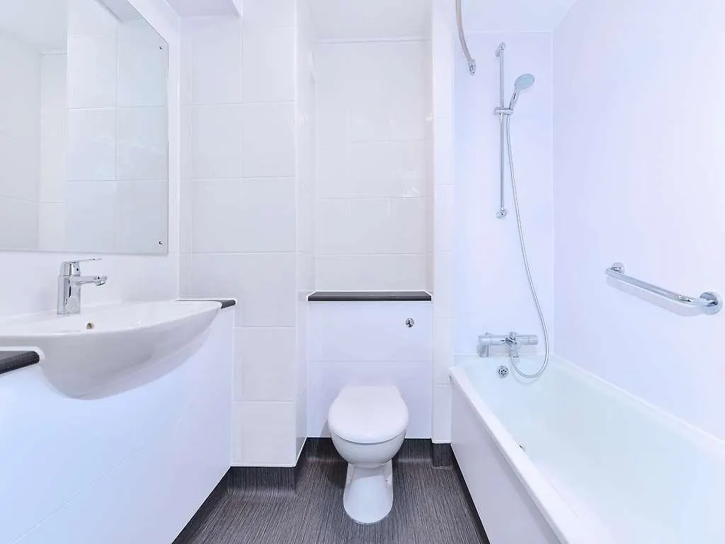 Hotel Travelodge Bath Waterside