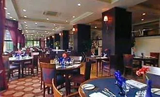 ** Hotel Travelodge Bath Waterside Reino Unido