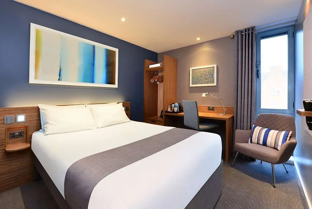 Travelodge Bath Waterside