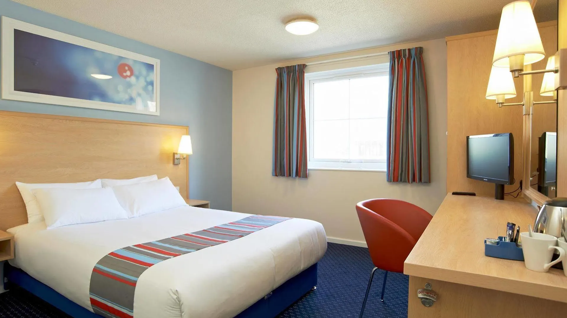 Travelodge Bath Waterside Hotel