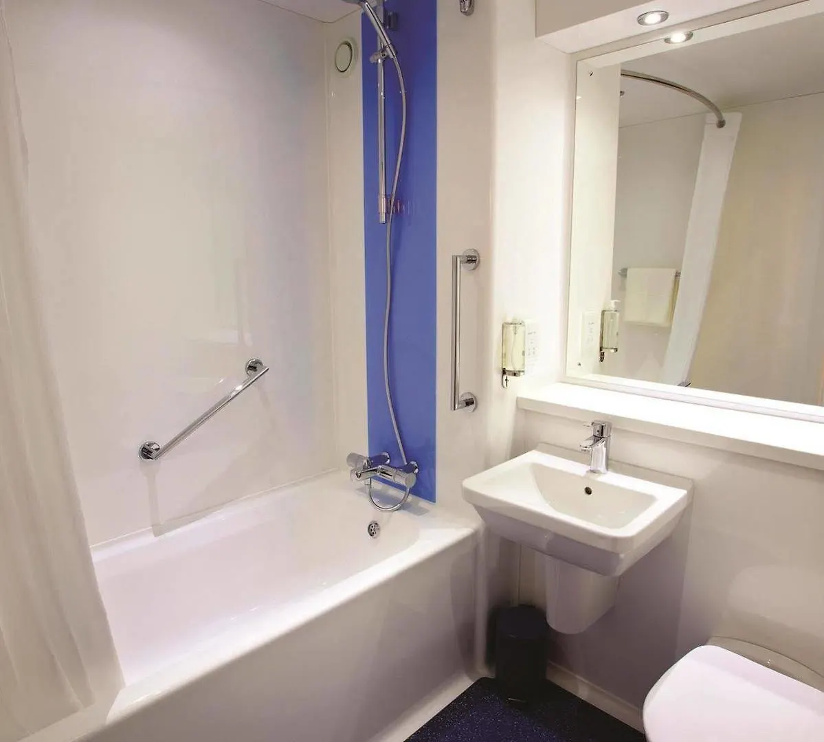 Travelodge Bath Waterside