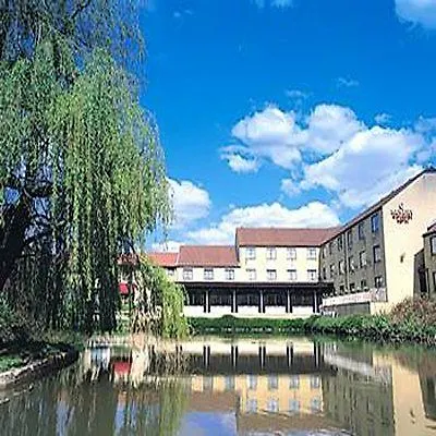 ** Hotel Travelodge Bath Waterside Reino Unido