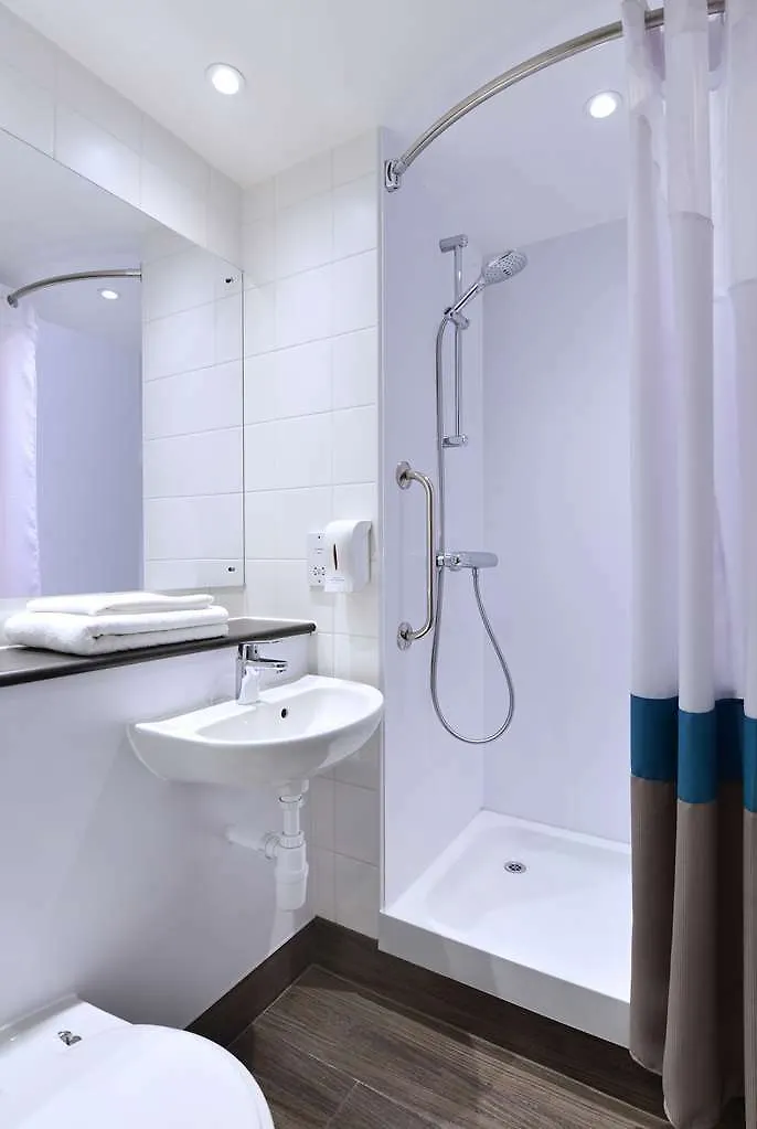 Travelodge Bath Waterside